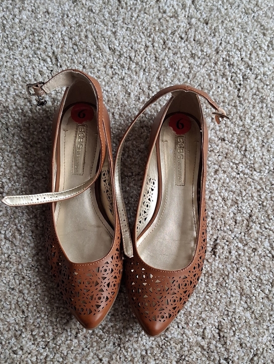 BCBGeneration Shoes - BCBGeneration Laser-Cut Tan Pointed Ankle-Strap